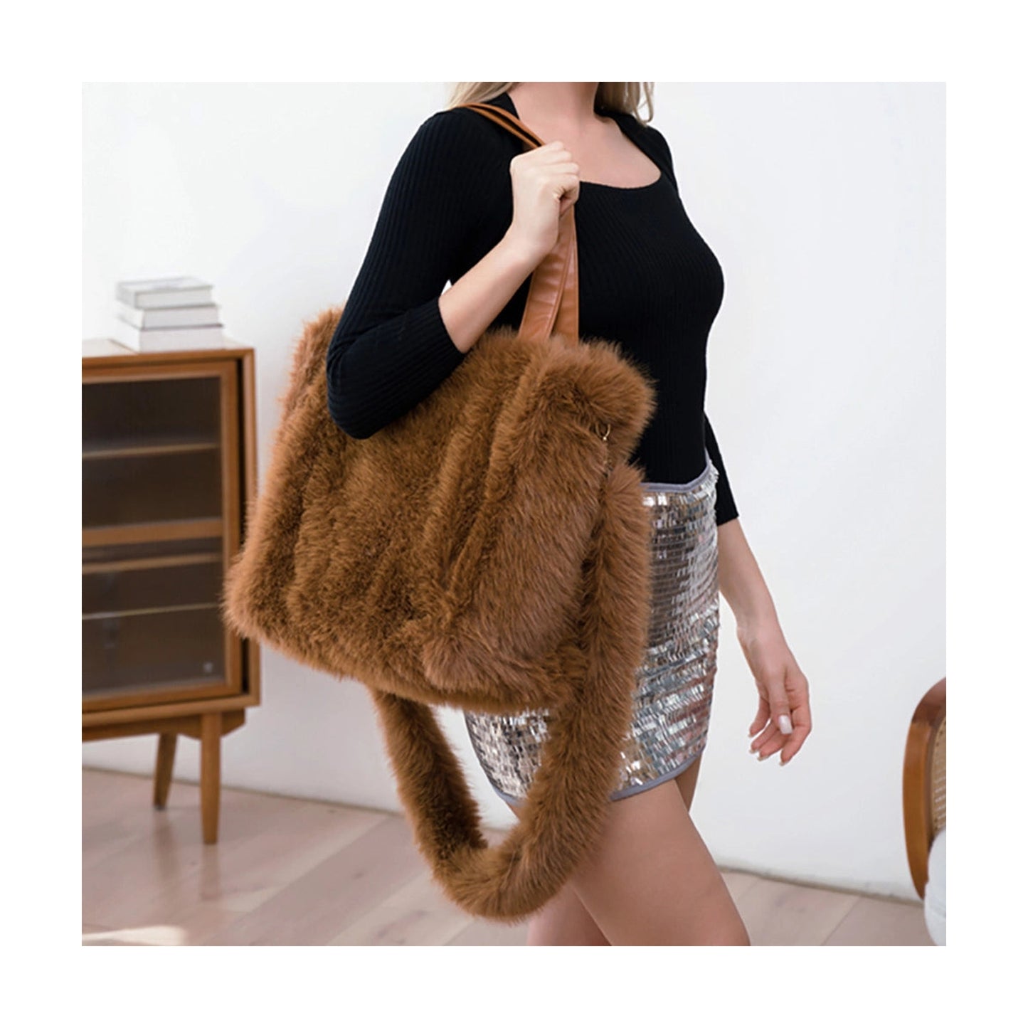 LARGE FUR TOTE