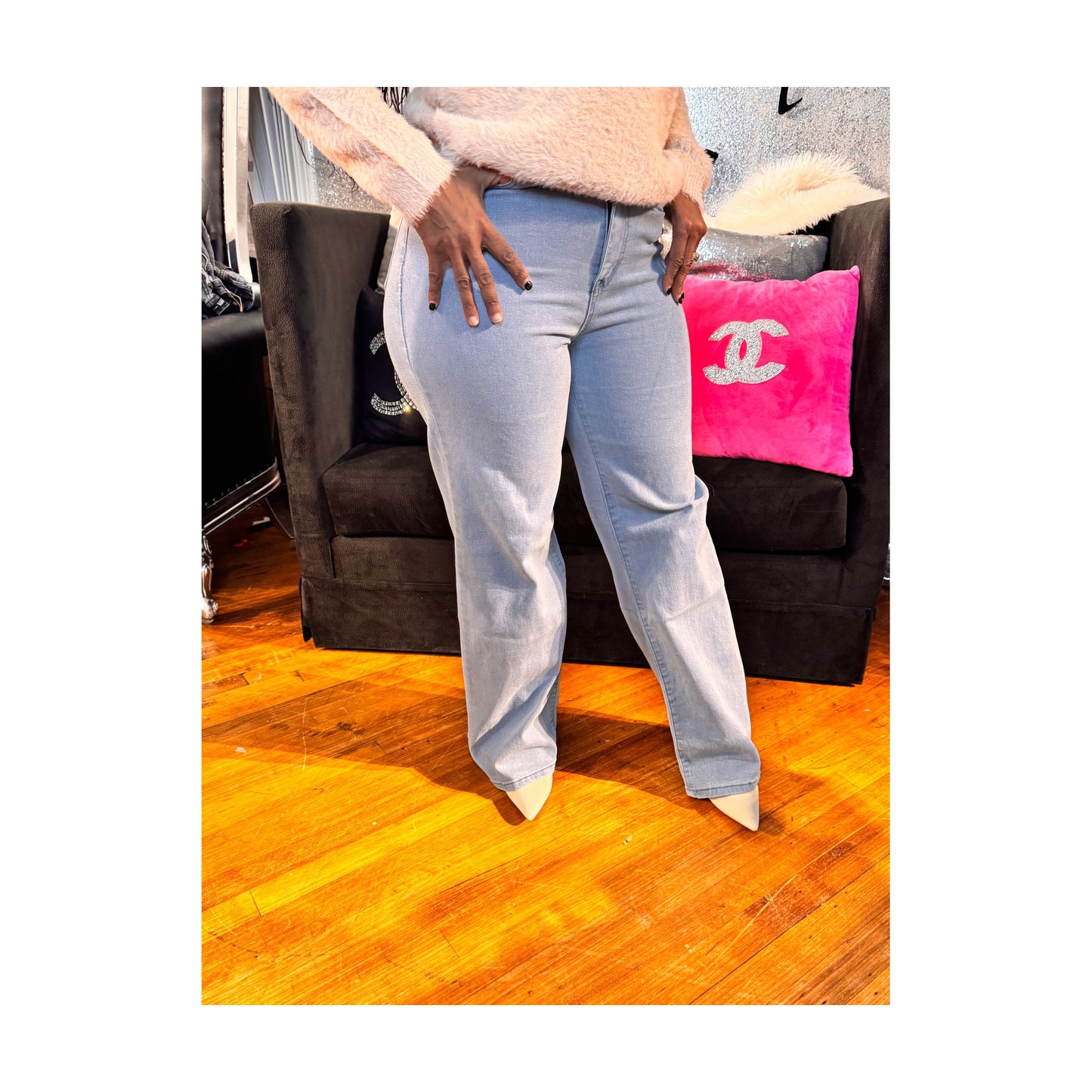 VINTAGE LIGHT WASH WIDE LEG JEANS