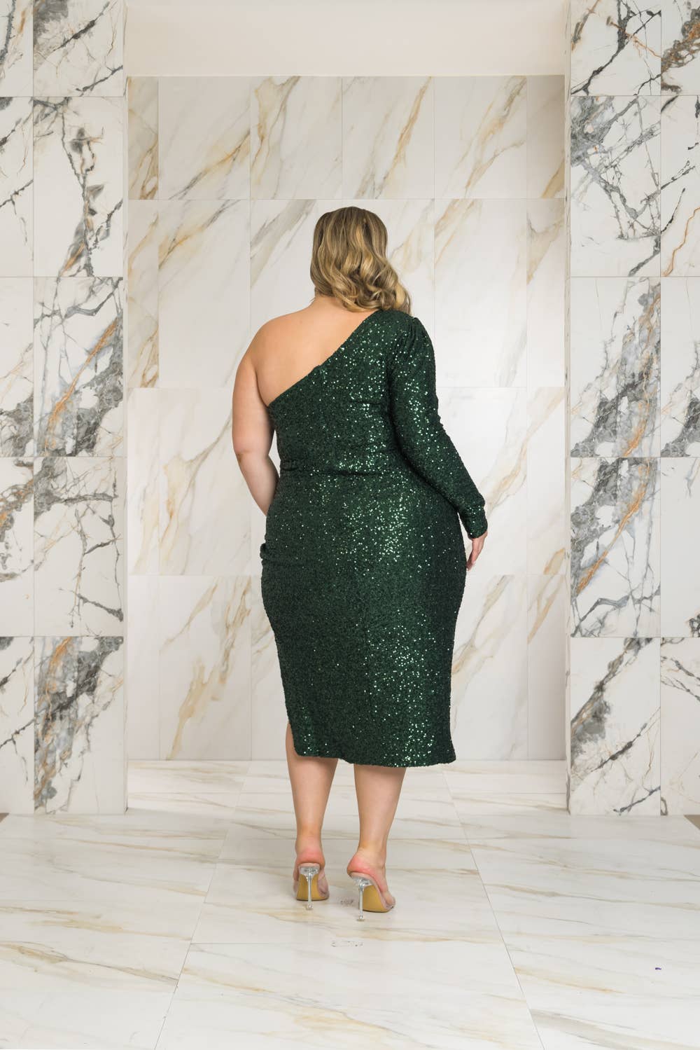 P2319_ONE SHOULDER SEQUIN MIDI DRESS: DARK RED / 3X