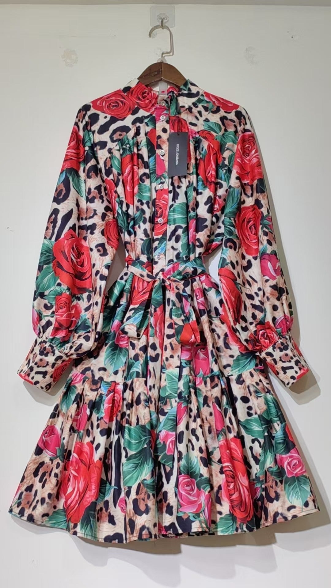 CELEBRITY GLAM  DRESS ROSES