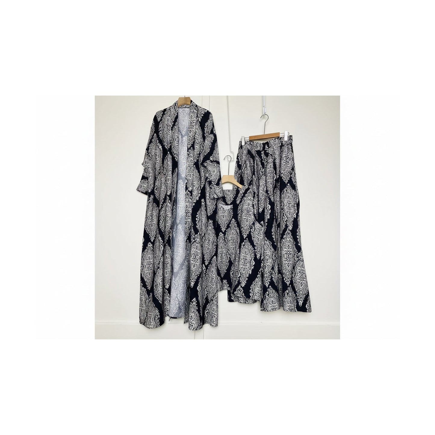 BLACK  WHITE FLOWY 3 PC SET