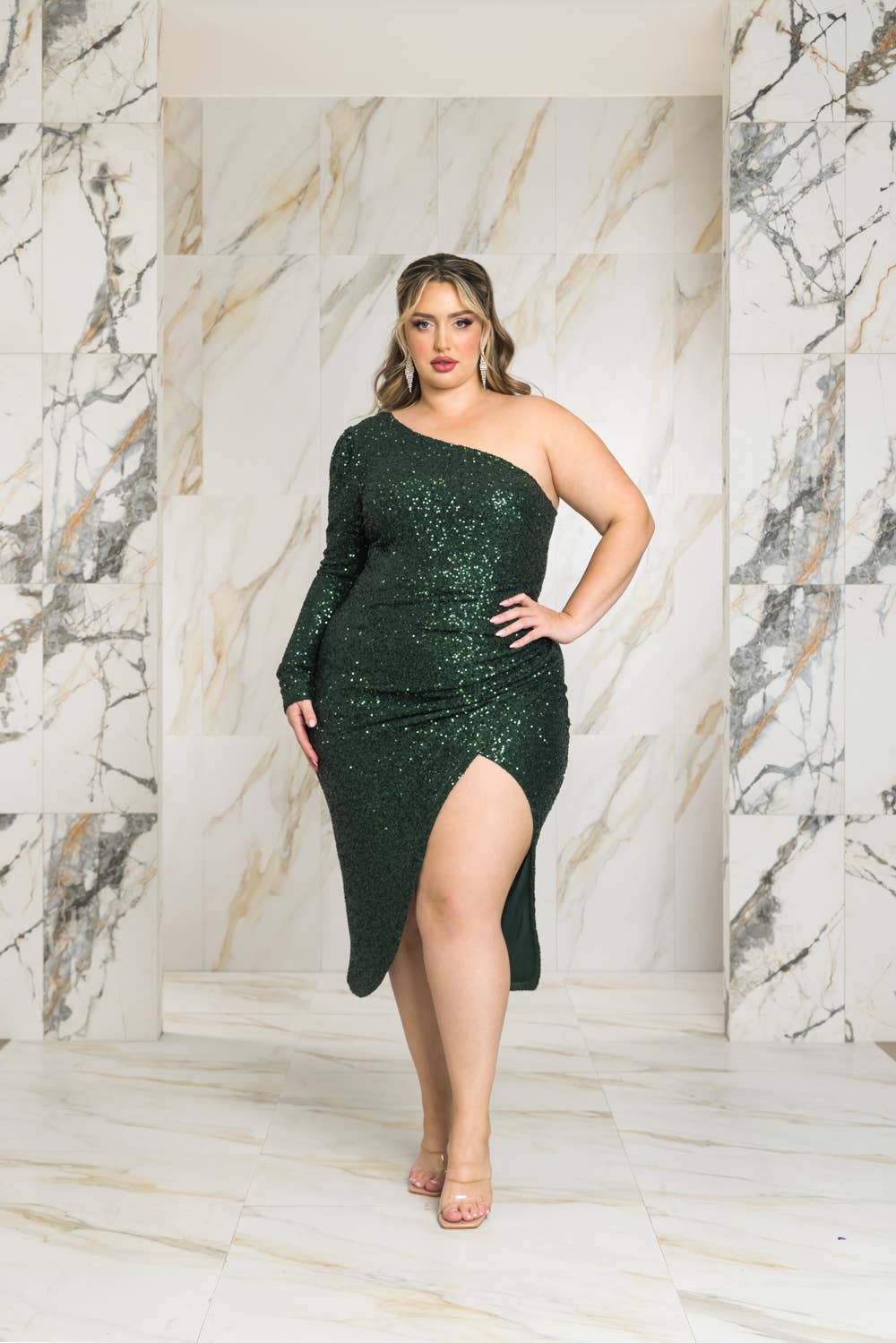 P2319_ONE SHOULDER SEQUIN MIDI DRESS: DARK RED / 2X