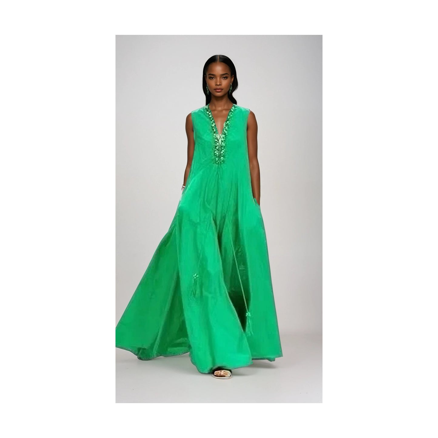 MAXI DRESS V EMBELISHMENT